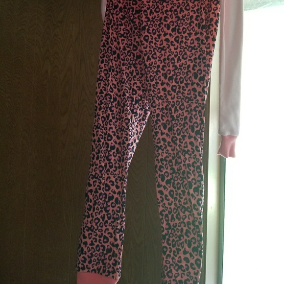 Clothes - Picture 3 of 3